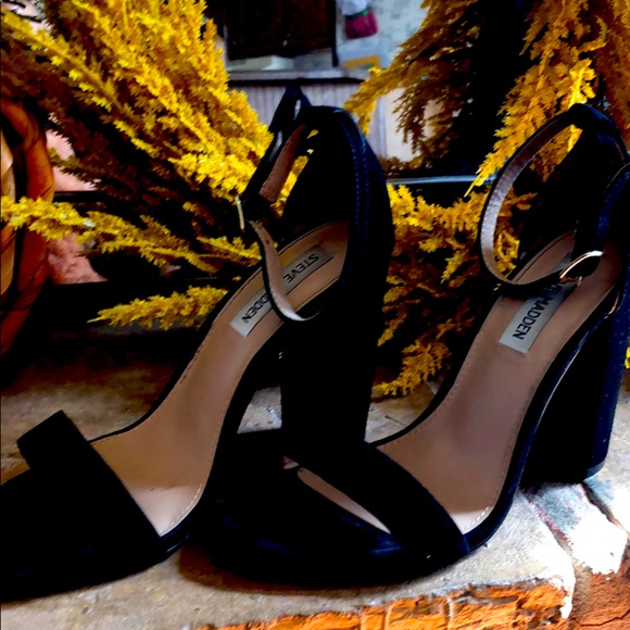 Black heels - Picture 1 of 7